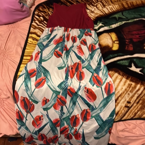 A long dress spring dress good for the summer - Picture 2 of 3